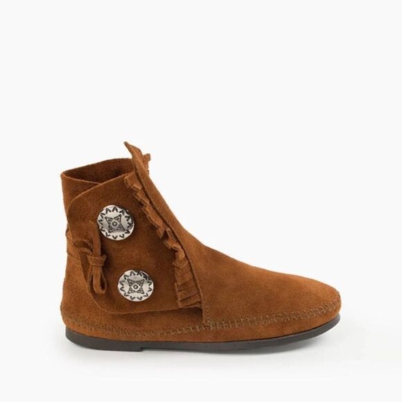 Minnetonka Women's Two Metal Conchos Suede Moccasins Boots Size 8 - Picture 1 of 12